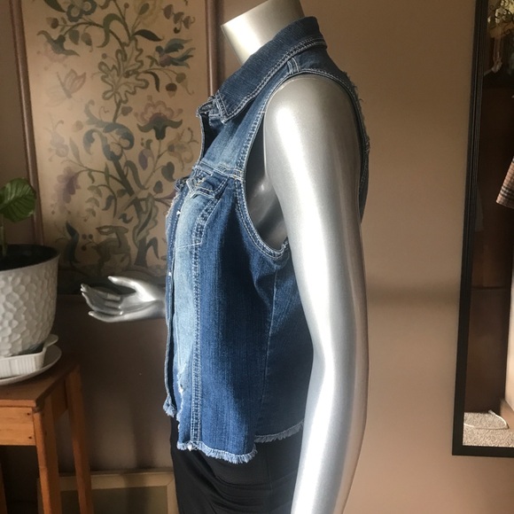 Maurices Women’s Small Denim Vest Jean Jacket Distressed Button Front - Picture 5 of 12
